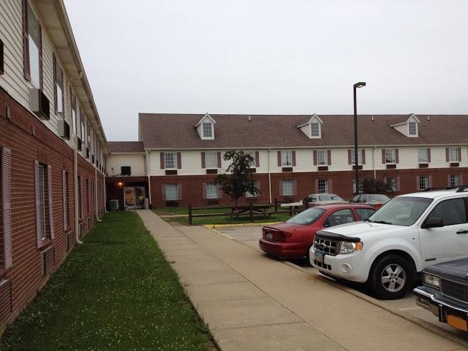 Country hearth inn & suites willard
