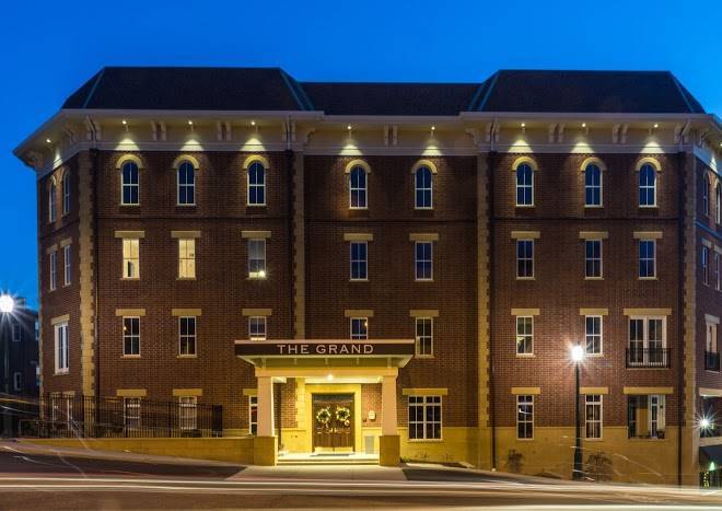 The mount vernon grand hotel