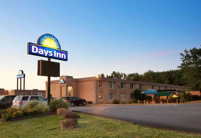 Days inn by wyndham willoughby cleveland