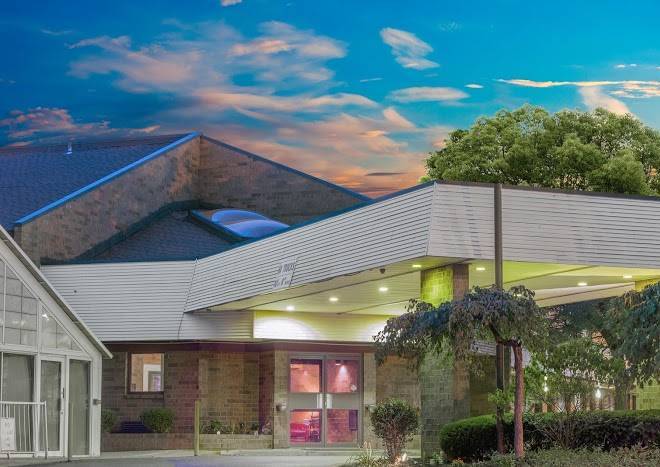 Skylight inn & suites