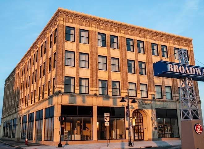 Ariel broadway hotel by cobblestone lorain