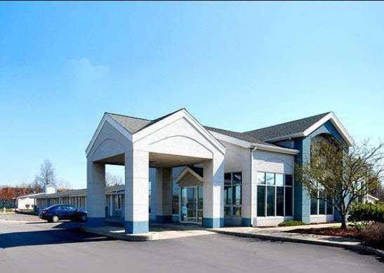 Knights Inn Elyria Image