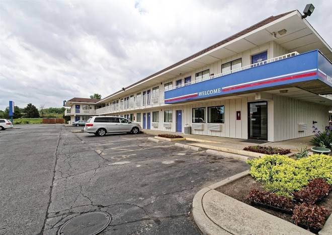 Motel 6 amherst oh cleveland west lorain