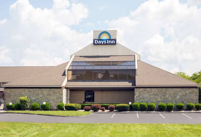 Days Inn By Wyndham Maumee Toledo Image