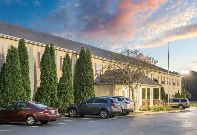 Super 8 by wyndham maumee perrysburg toledo area