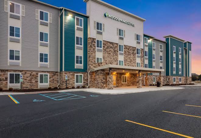 Woodspring Suites Toledo Maumee Image