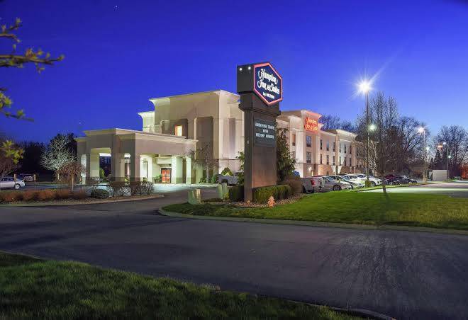 Hampton inn & suites youngstown canfield
