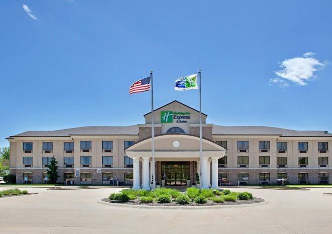 Holiday inn express & suites wadsworth