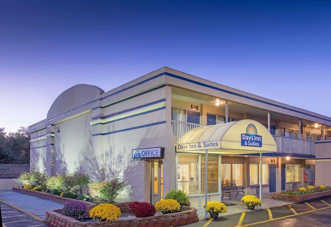 Days inn & suites by wyndham dayton north