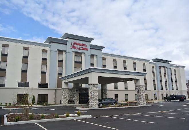 Hampton Inn & Suites Alliance Image