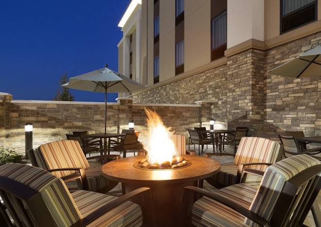 Hampton inn & suites niles warren