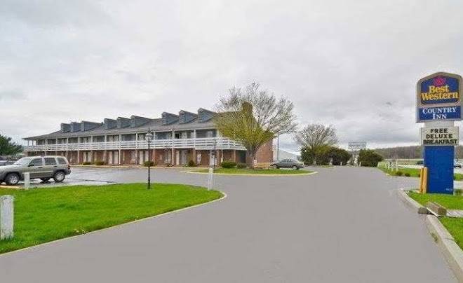 Red roof inn uhrichsville