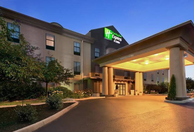 Holiday Inn Express & Suites Marysville Image