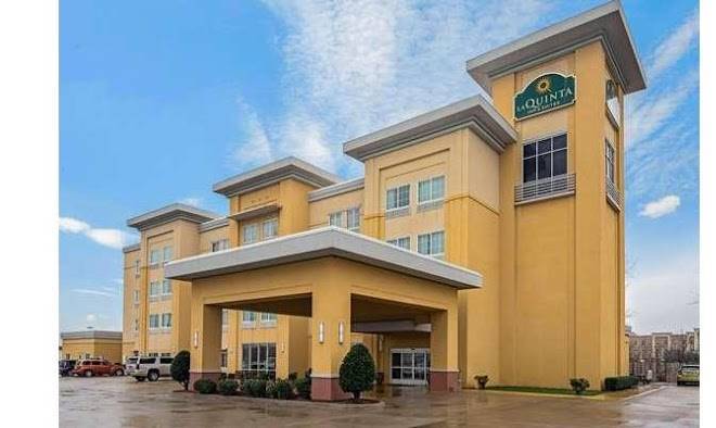 La Quinta Inn & Suites By Wyndham Durant Image