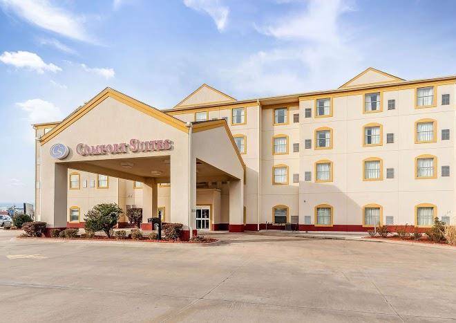 Comfort Suites Yukon Sw Oklahoma City Image