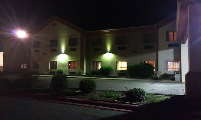 Hiway inn express of hugo