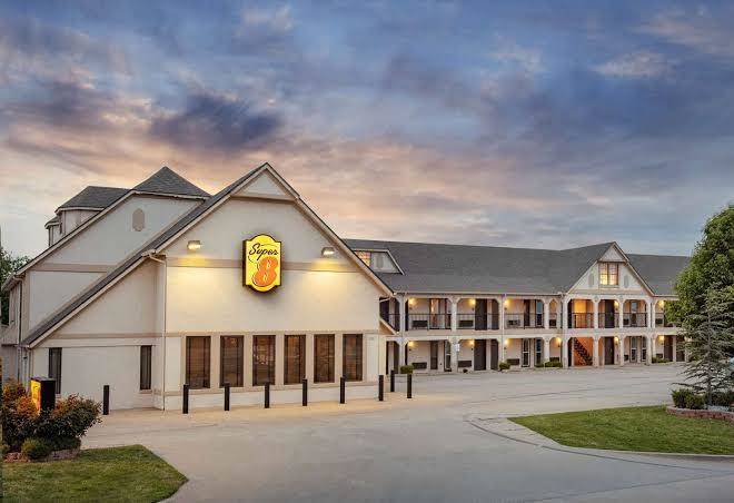 Super 8 by wyndham city of moore