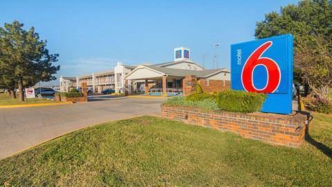 Motel 6 lawton ok
