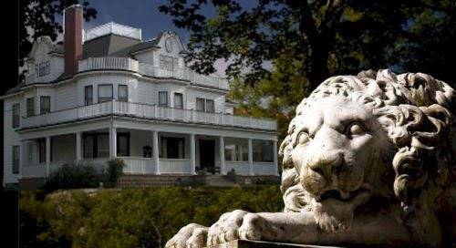 Stone lion inn