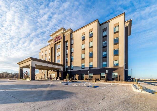 Hampton inn & suites pryor