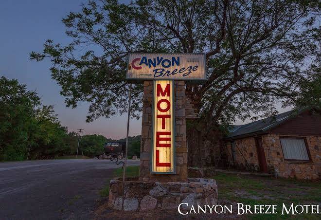 Canyon breeze motel