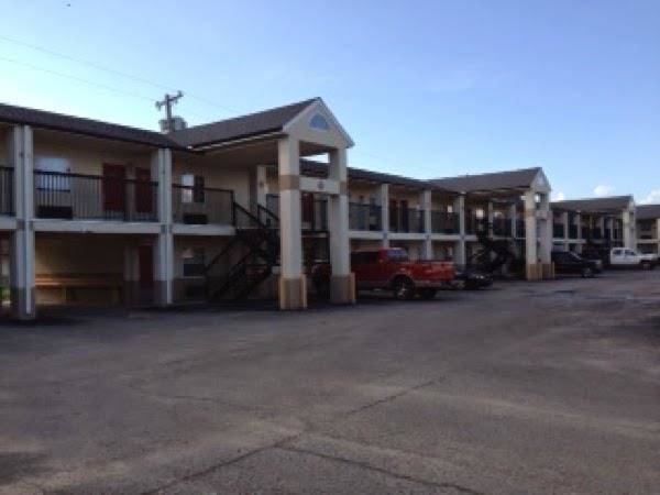 Hiway inn & suites