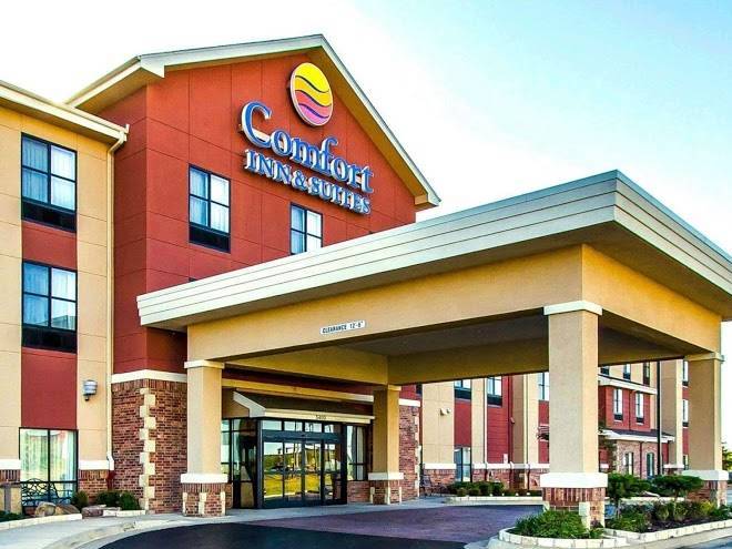 Comfort inn & suites shawnee north near i 40
