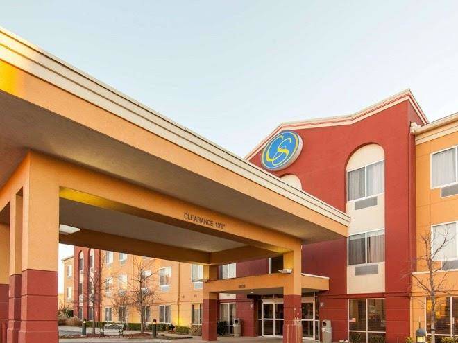 Comfort suites central i 44