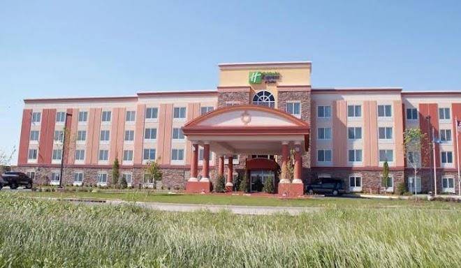 Holiday inn express & suites tulsa south bixby