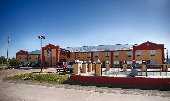 Magnuson hotel sand springs tulsa west