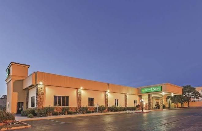 Days inn & suites by wyndham bartlesville