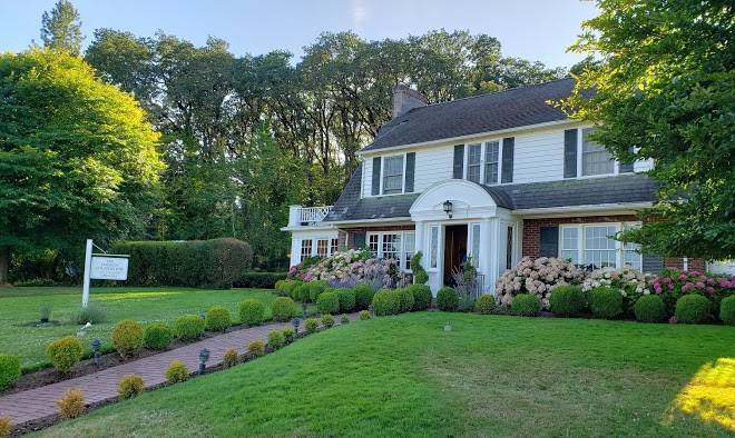 The hanson country inn