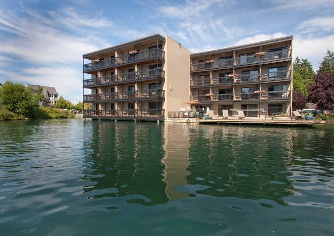 Lakeshore inn