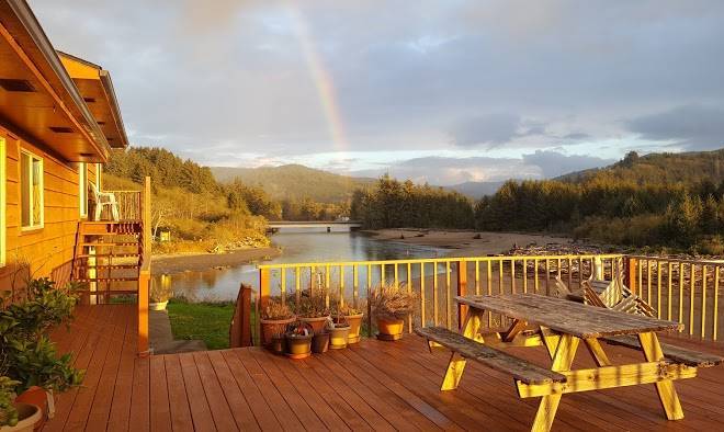 Lowden's beachfront lodging