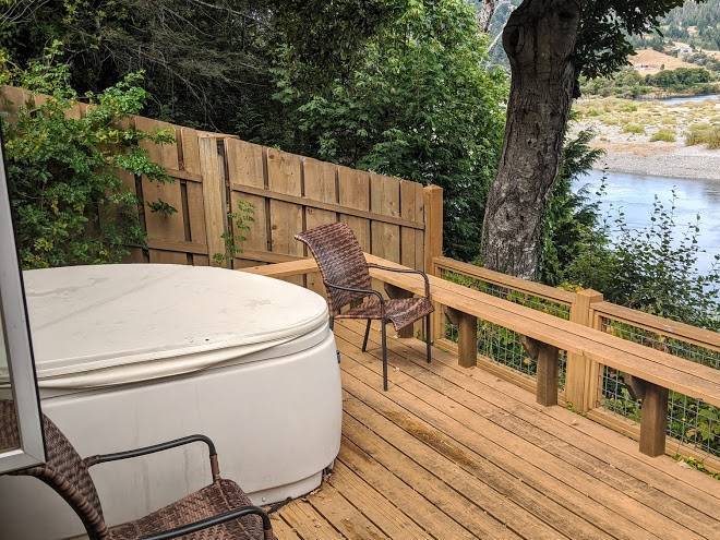 Rogue river lodge at snag patch