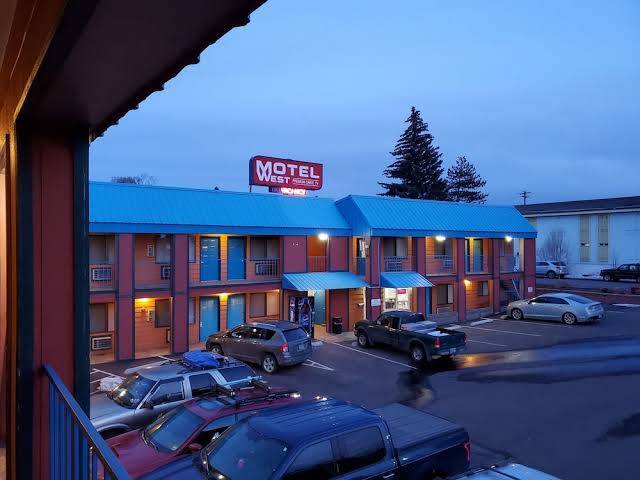 Motel west