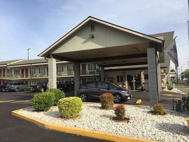 Tiki lodge motel