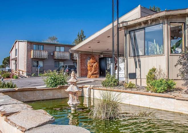 Econo lodge inn & suites madras chateau inn