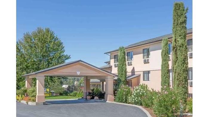 Super 8 by wyndham grants pass