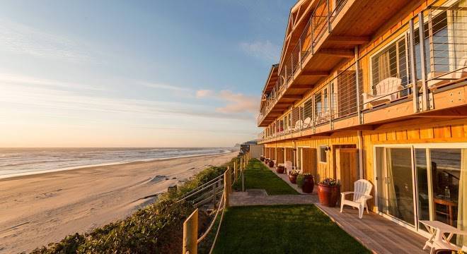 Pelican shores inn
