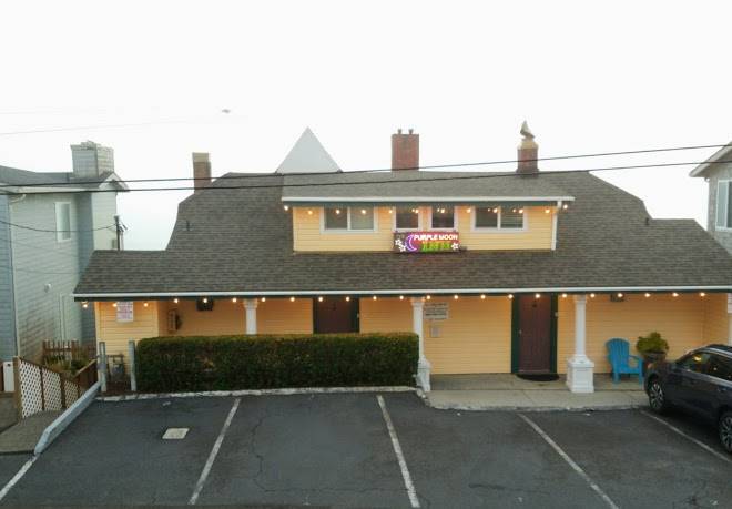 Purple moon inn
