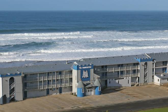 Sandcastle beachfront motel