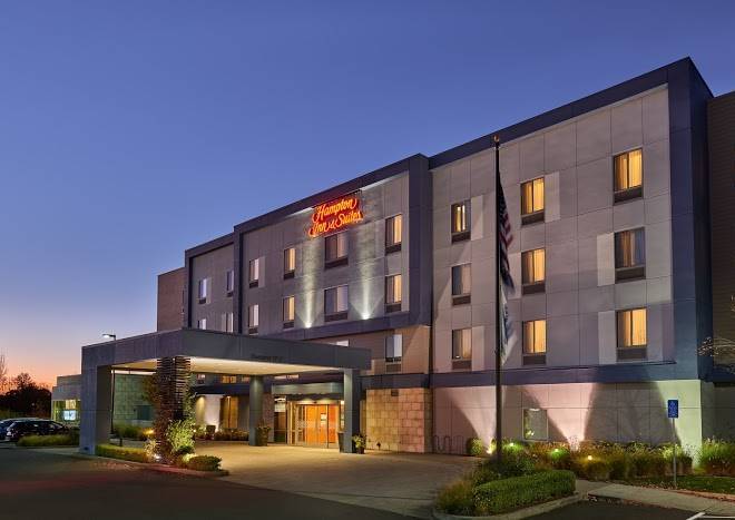Hampton inn & suites salem