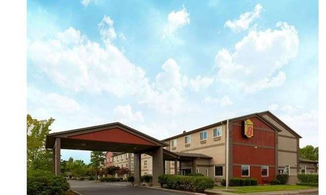 Super 8 by wyndham woodburn