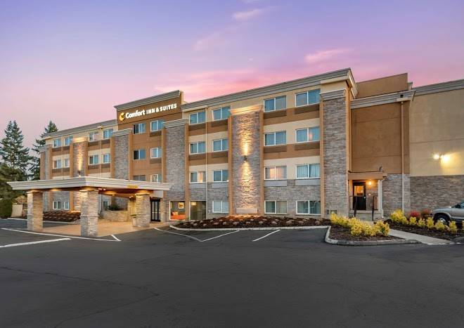Comfort inn & suites tigard near washington square