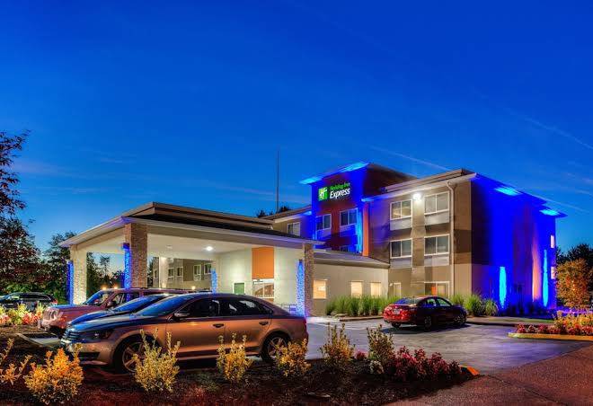 Holiday inn express newberg wine country