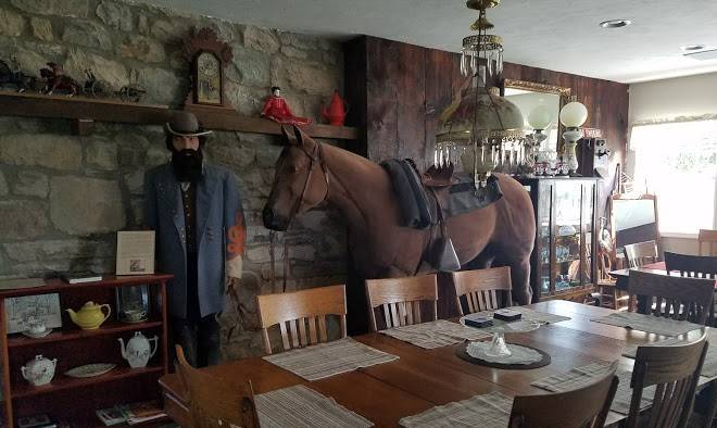 Newhart's iron horse inn bb