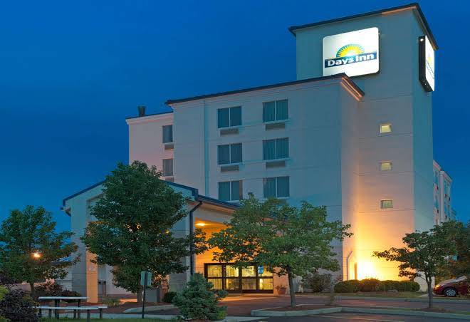 Days Inn By Wyndham Pittsburgh Image