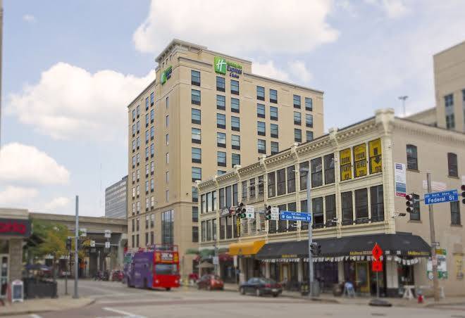 Holiday Inn Express & Suites Pittsburgh North Shore Image