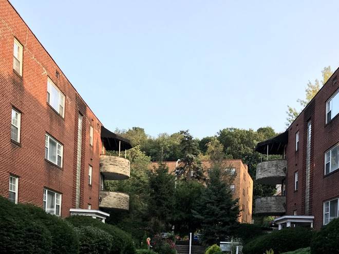 Shadyside inn all suites hotel building n